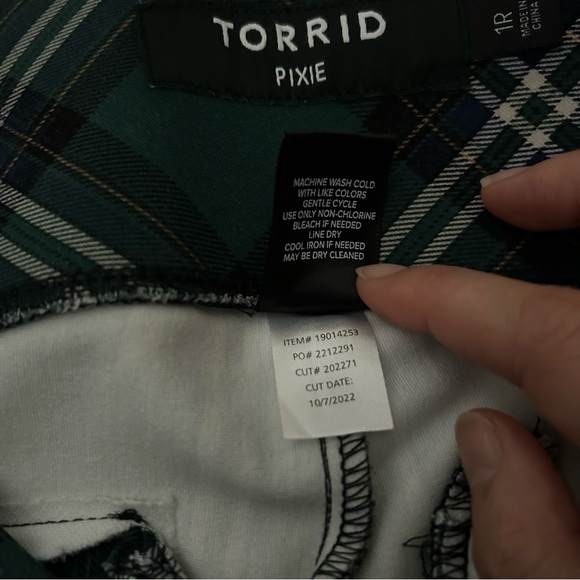 Torrid - Pixie Green & Black Plaid Slim Pants Leggings w/Pockets 1R (Flawed) - Picture 11 of 13